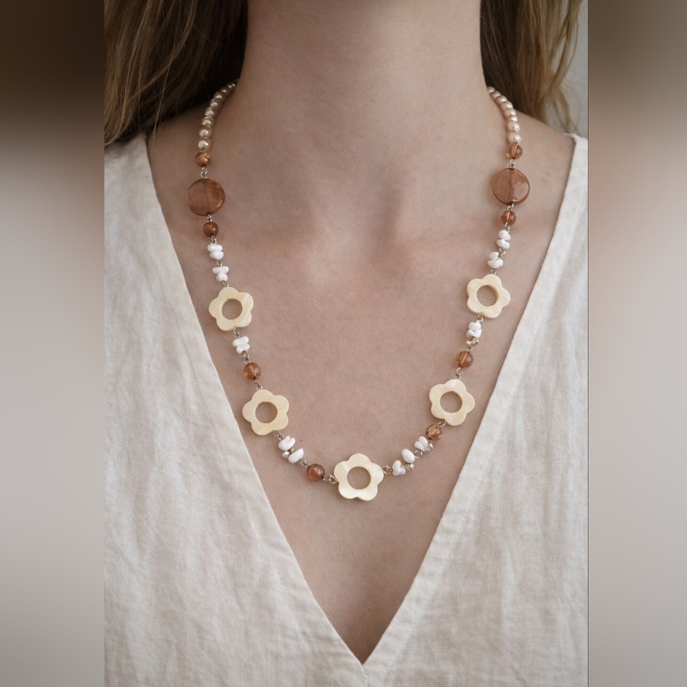 Elegant Floral Cream and Brown Necklace